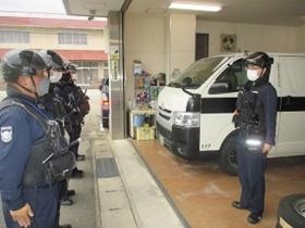 点呼では、運転免許・飲酒検知・健康状態を確認します。