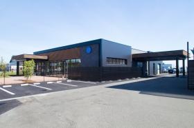 坂井本社センター外観