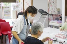 勤務中のスタッフ