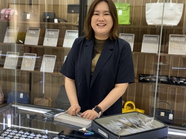 笑顔創造業のネットショップ出品業務・ブランド品などのネットショップ用の写真撮影や出品業務（未経験OK）