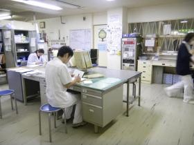 病棟ナースステーション