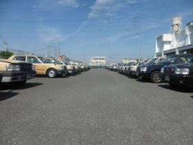 江北営業所 広い駐車場を有し、車の出入りもスムーズです。