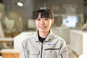 ウッド・クリエイター（女性職人）