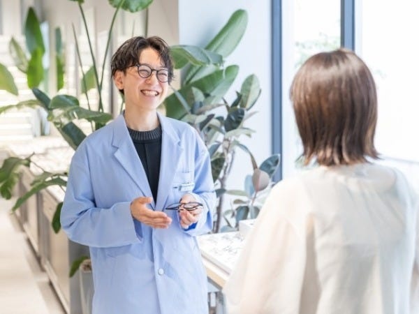 半年に1回、店舗のスタッフで自由に使える「レクリエーション費補助」を会社が支給。テーマパークに遊びに行くことも♪