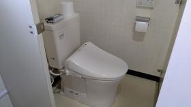 洗浄機能付きの様式トイレに改修しました。