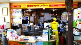 事務所内部です。奥が内勤スタッフの事務スペースです。