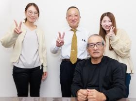 社長（手前）と本社メンバー