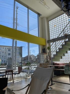 お見せはいつも明るく