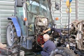 農業機械の整備・修理で農業をサポート！