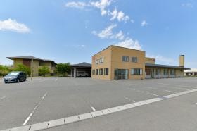 さくらホーム広野と、併設の介護予防センターさくら広野です。