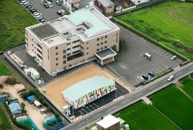 園舎を空から見たところです。南側には広い園庭があります。