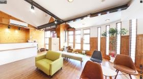 待合室 カフェのような落ち着きのある空間です！