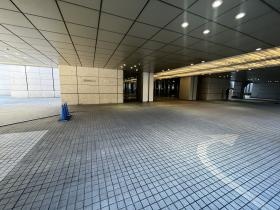 新宿パークタワー入口