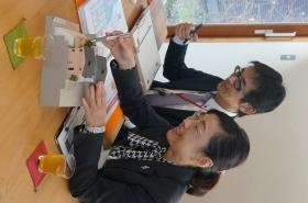 お客様との接客風景