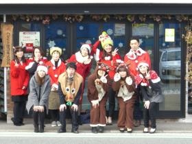 毎年恒例！社員がサンタになってＯＢ様宅にプレゼントをお届け！