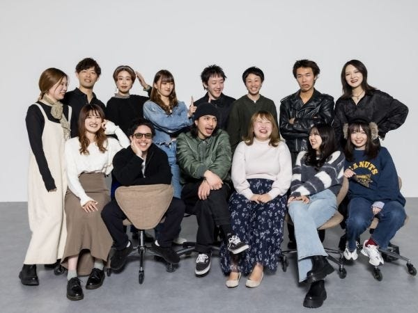 個性豊かなメンバー！平均年齢24.5歳、女性6割、学歴不問、年功序列なし！