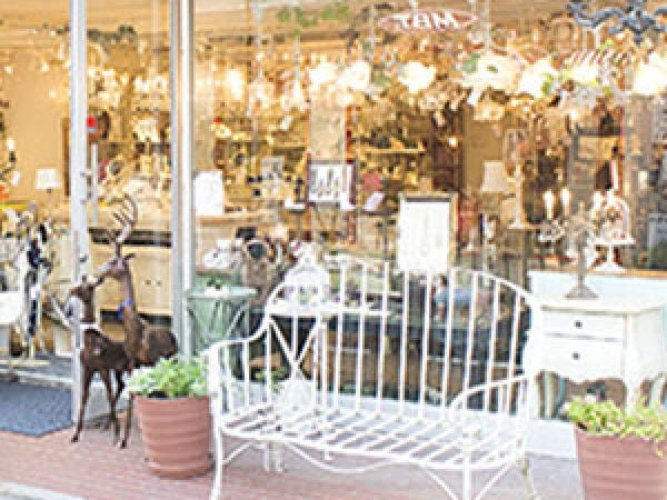 照明がキラキラ☆のお店です