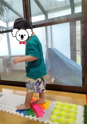 感覚刺激を入れて発達を促します