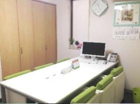 個室の応接室もあります。大切な商談はコチラで。