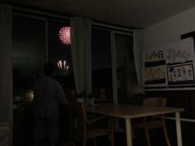 自衛隊の花火をご利用者様と一緒にみました
