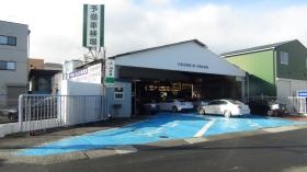 予備車検を受けるため、毎日様々な自動車が来ます。