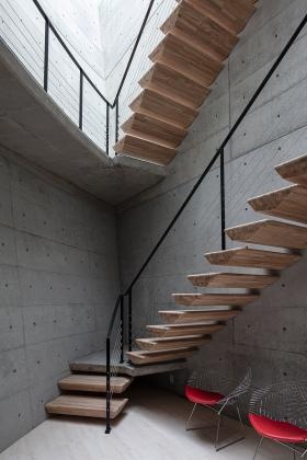 弊社がデザインした老犬ホームの内観