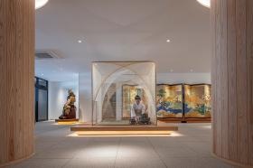 弊社がデザインしたホテルのエントランスとインスタレーション