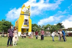 当園のシンボル世界最大の木造犬もっくん