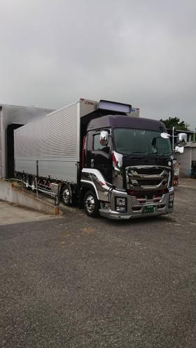 小型トラックからスタートして大型トラックに乗ってみませんか？