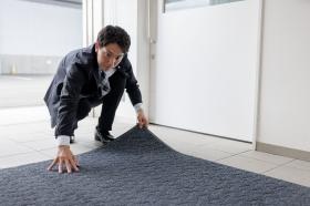 リースキン事業本部