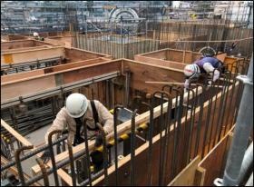 現場風景 型枠大工２