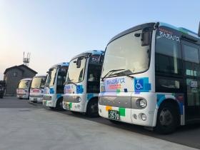 乗合バスや貸切バスも運行しています