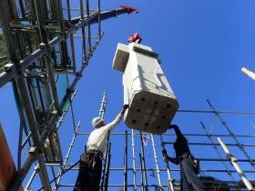 避難タワー（柱架設）