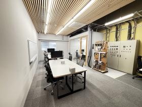 本社：ステージングルーム