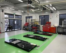 テクニカルセンター（整備工場）もエアコン付き