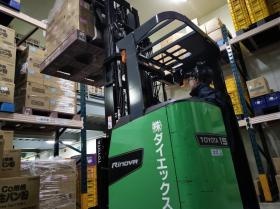 庫内フォークリフト作業