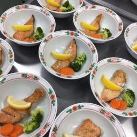 食を通じて“未来の元気を創造する会社”彩のよい盛り付け