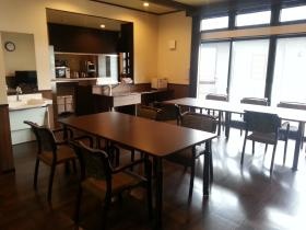 ユニット・リビング