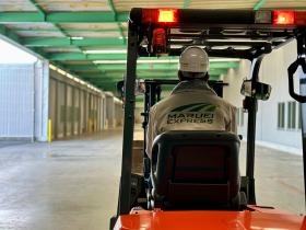 フォークリフトオペレーター