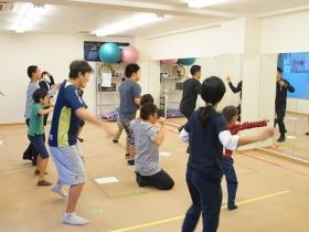 放課後デイサービスではダンスレッスンなどを行っています。