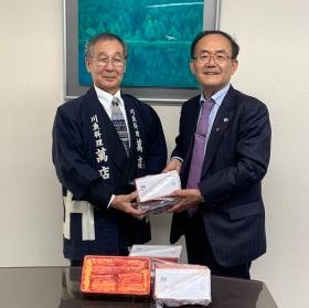 子どもシェルターに鰻重を寄贈