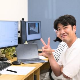 プランニングに行き詰まると先輩に相談することも