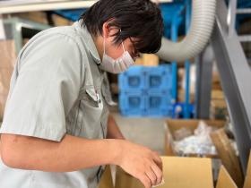部材の梱包風景