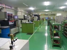 熊出工場室内２