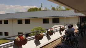 白浜本社＿フリーアドレスなので２階テラスでも仕事が可能