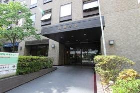 南町通りに面した道路側に入り口があります