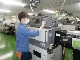 機械オペレーター仕事風景