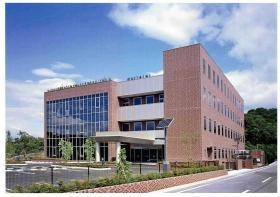 ４階建ての延岡本社ビル