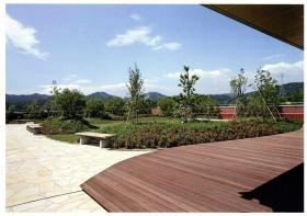 延岡本社屋上庭園