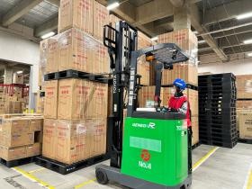 大阪商品センター（堺市）のフォークリフト業務です